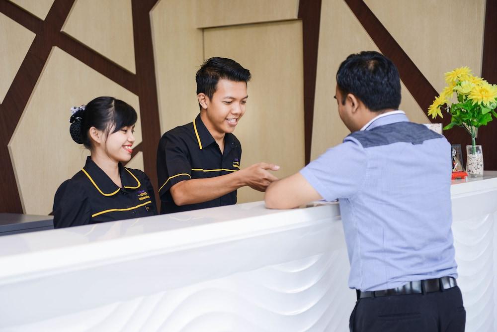 Midtown Xpress Sampit - Kalimantan Tengah Εξωτερικό φωτογραφία
